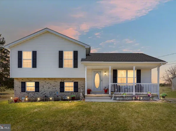 302 Montana Ct, Bunker Hill, WV 25413