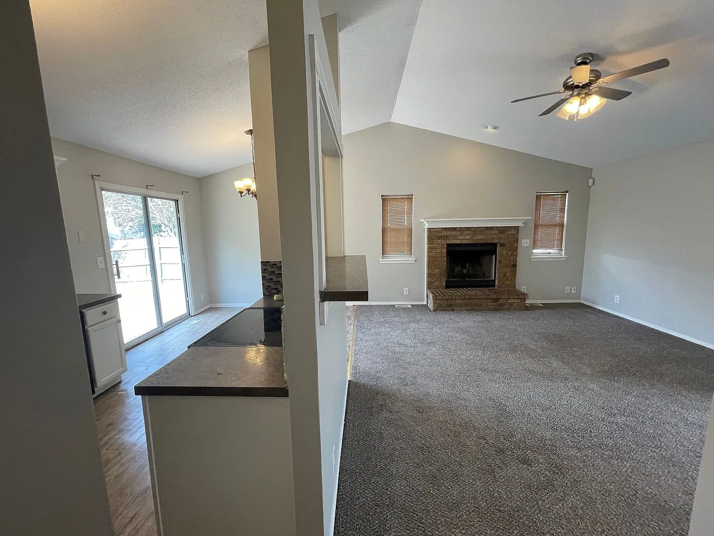 Prime spot, tons of space! — Photo 4