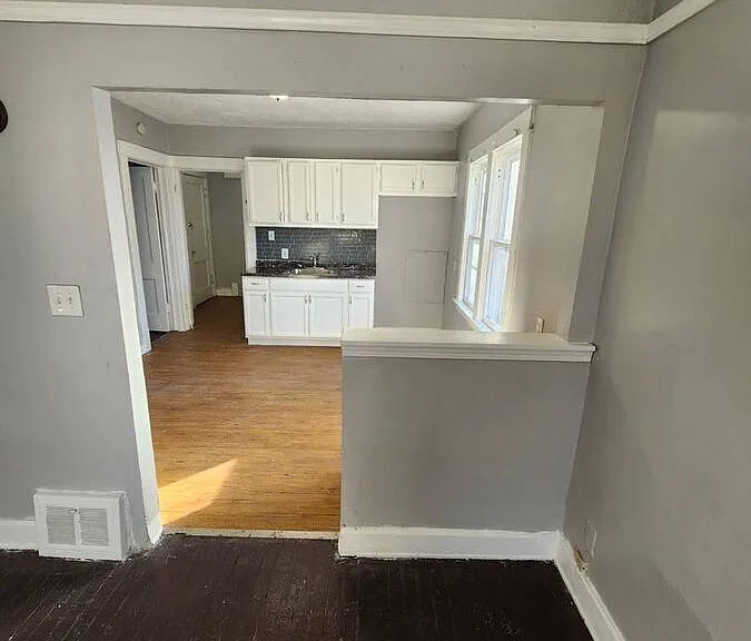 11702 Honeydale Ave #UP — Photo 15
