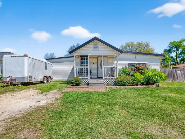 115 S Holmes St, La Porte, TX 77571