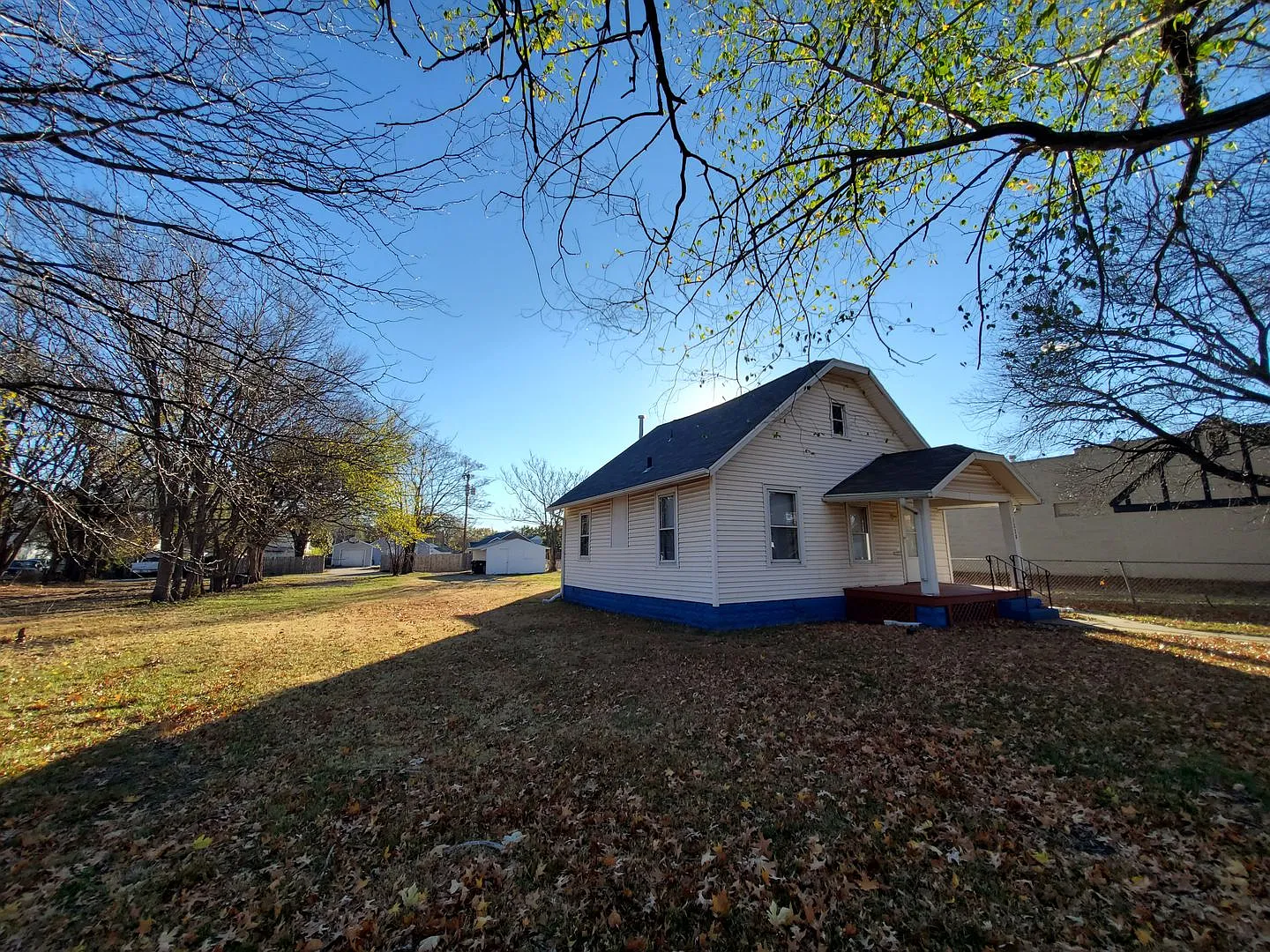 Great Central location home! - Nice home with appliances. Close to Washburn University — Photo 3