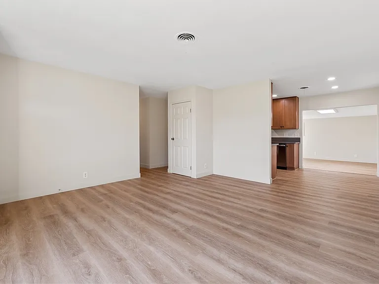 6431 Brown Cir — Photo 3
