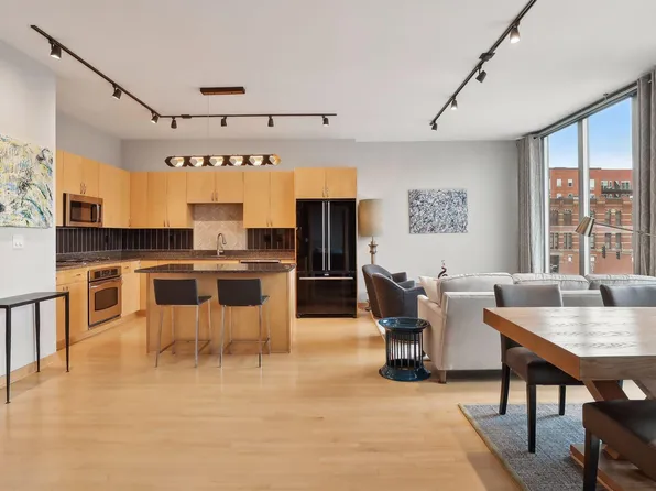 215 10th Ave S Unit 330, Minneapolis, MN 55415