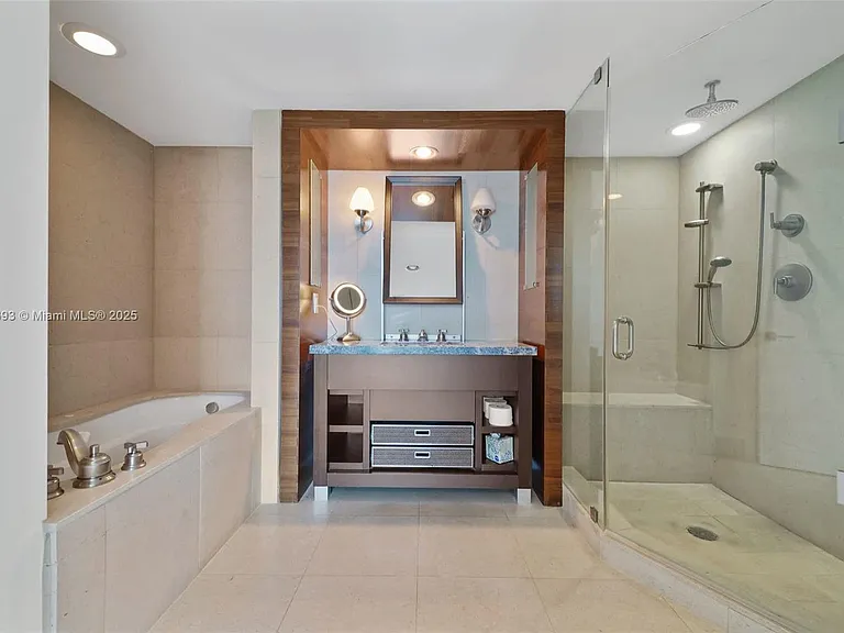 6801 Collins Ave #1204/1217 — Photo 19