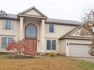 3 E Meadowbrook Cir, Sicklerville, NJ 08081