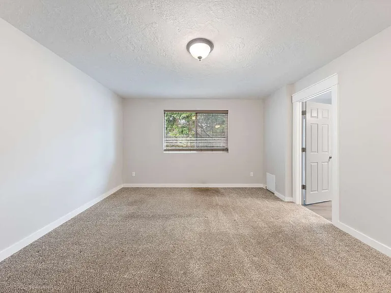 427 SE Inlet Ave — Photo 35