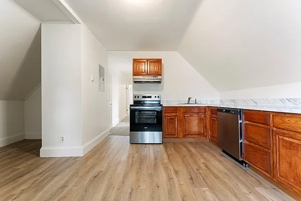 247 Park St #3 — Photo 4