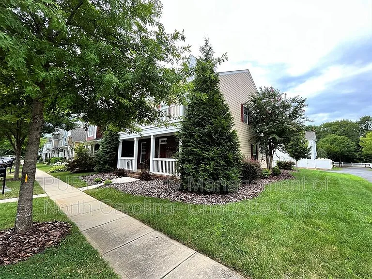 10330 Royal Winchester Dr — Photo 3