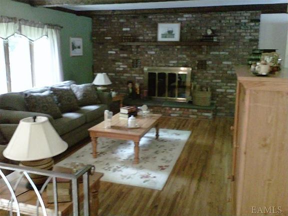 3rd image of 7 Greenway Ct
