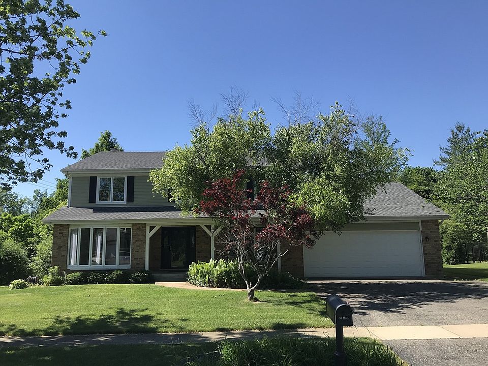 1st image of 301 Chatelaine Ct