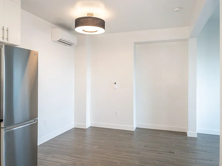 77 Bulkley Ave #7 — Photo 5