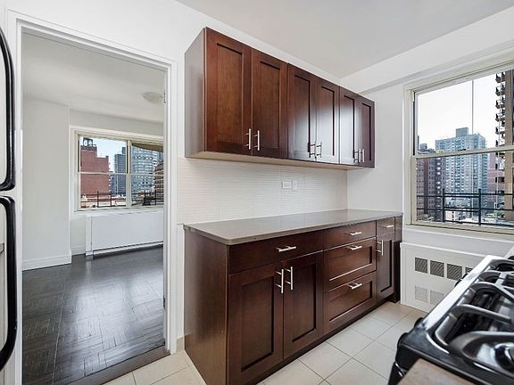 5th image of 185 E 85th St APT 24C