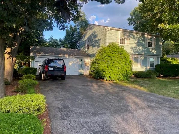 142 Rowe Ave, Pawtucket, RI 02861