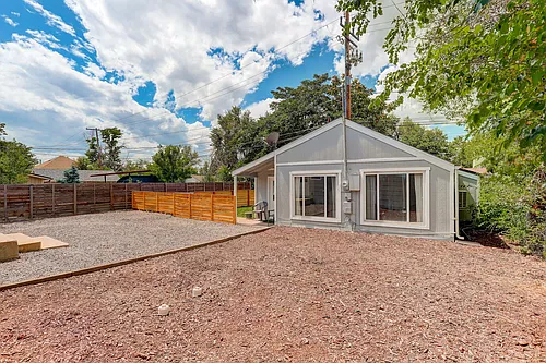 1357 Chase St #2 Photo 1