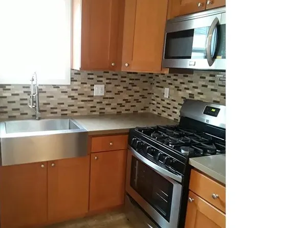 10408 S Main St, Los Angeles, CA 90003