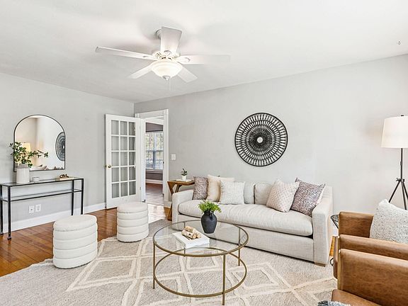 4th image of 4817 Park Pl W