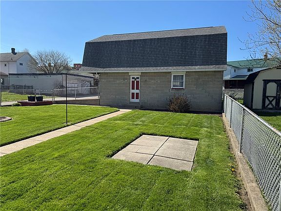 3rd image of 111 N Hitchman St