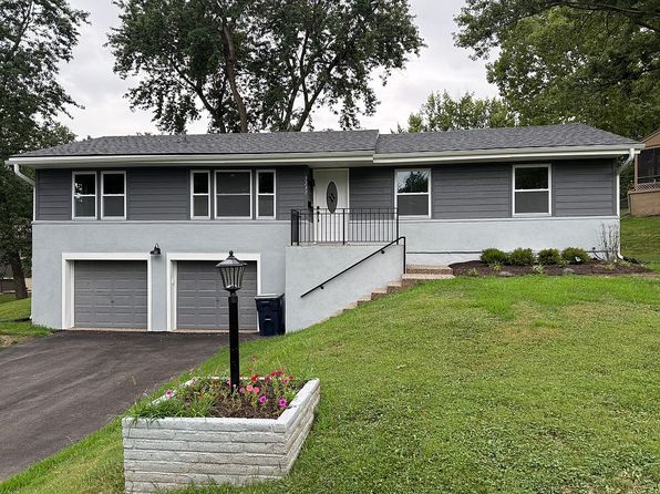 3237 NE 47th Ter