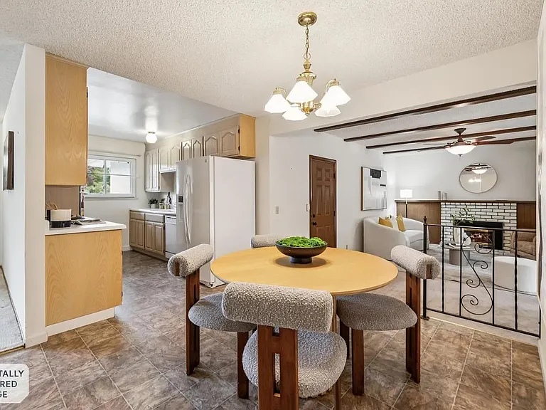 1563 Heron Ave — Photo 4