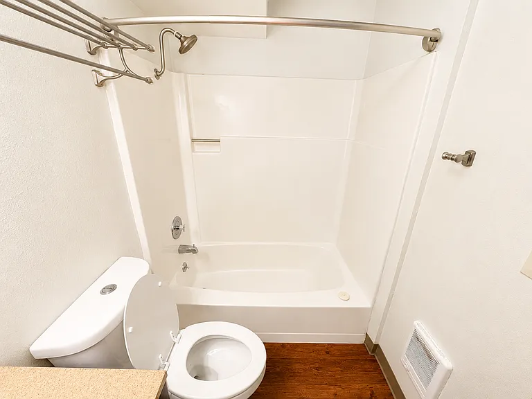 Pl T Washington Street 6-Plex (Glc-001-W) — Photo 17