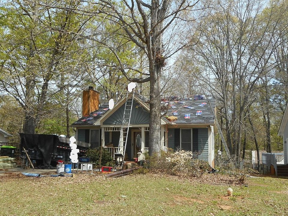 2nd image of 121 Saddlebrooke Rd