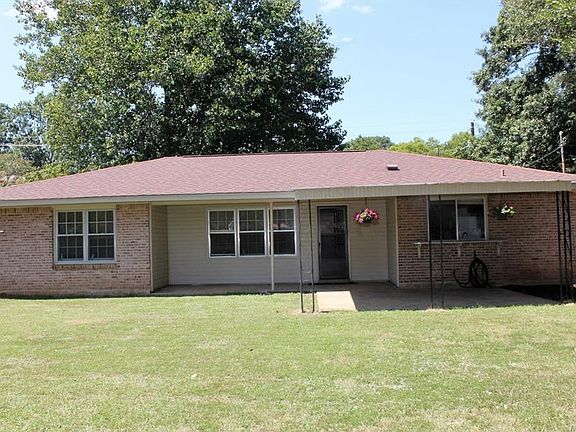 3rd image of 324 Bowling Green Dr