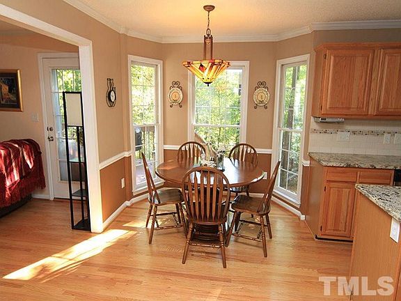 5th image of 208 Penchant Ct