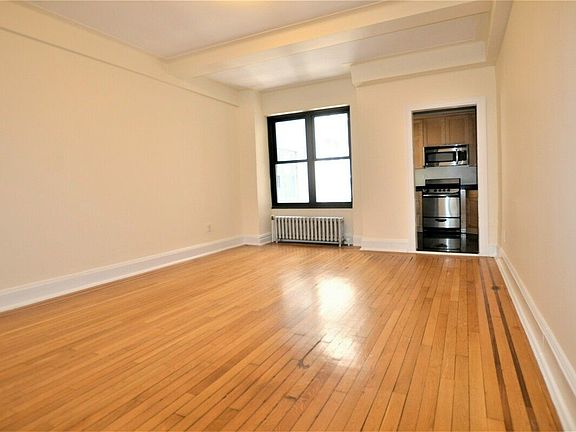 4th image of 166 2nd Ave APT 7L