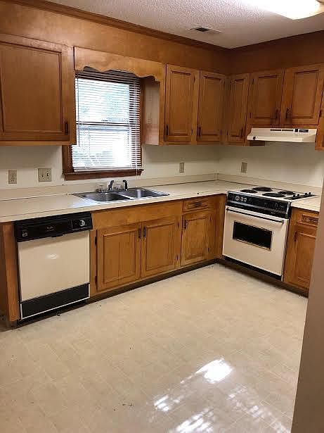 2nd image of 16 Althea Cir