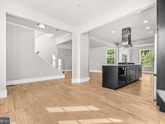 5th image of 3377 Kilburn Ct