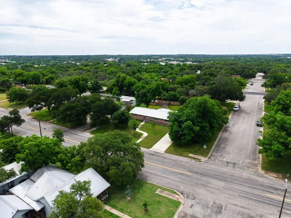 708 W North Ave, Lampasas, TX 76550