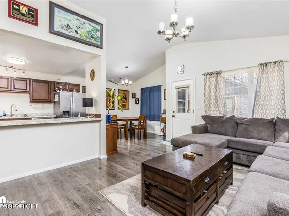 7836 Chaimi Loop, Anchorage, AK 99504