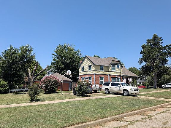4th image of 421 E Logan Ave