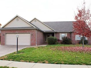 9202 Valley View Dr, Evansville, IN 47711