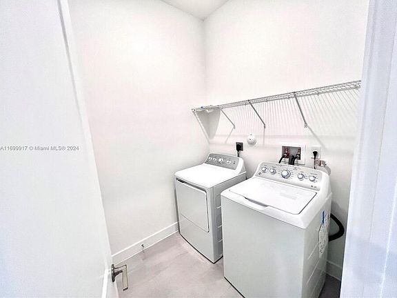 5th image of 17406 SW 41st St