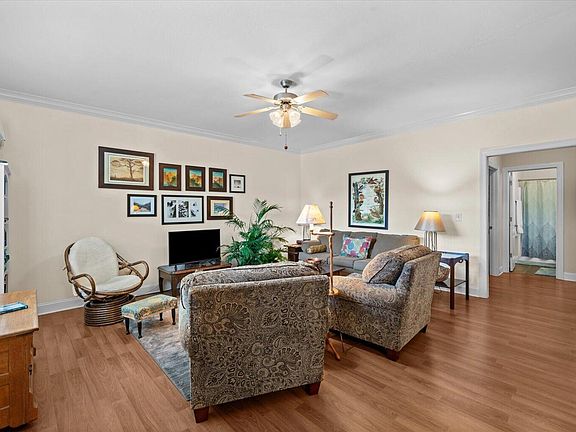3rd image of 556 Hamilton Way