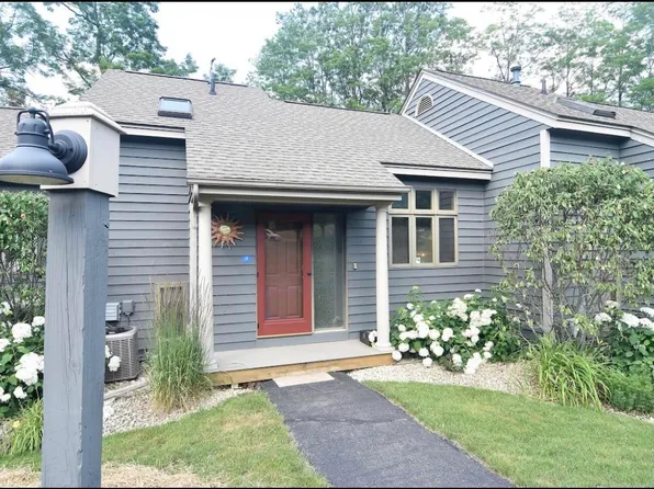 19 Valleywood Ln, Galena, IL 61036