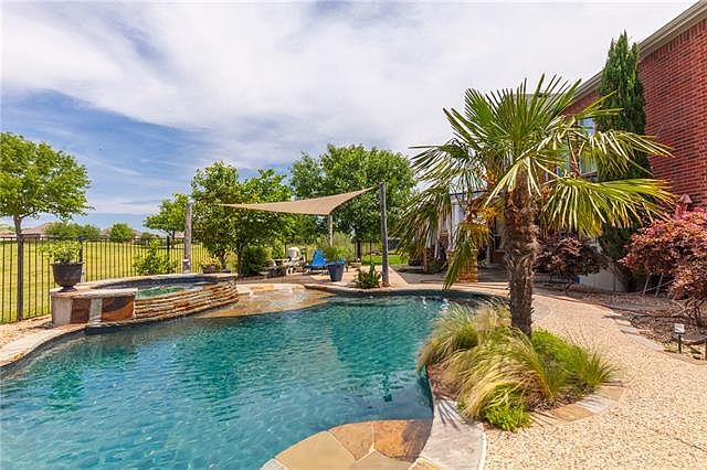 1st image of 10013 Fairway Vista Dr