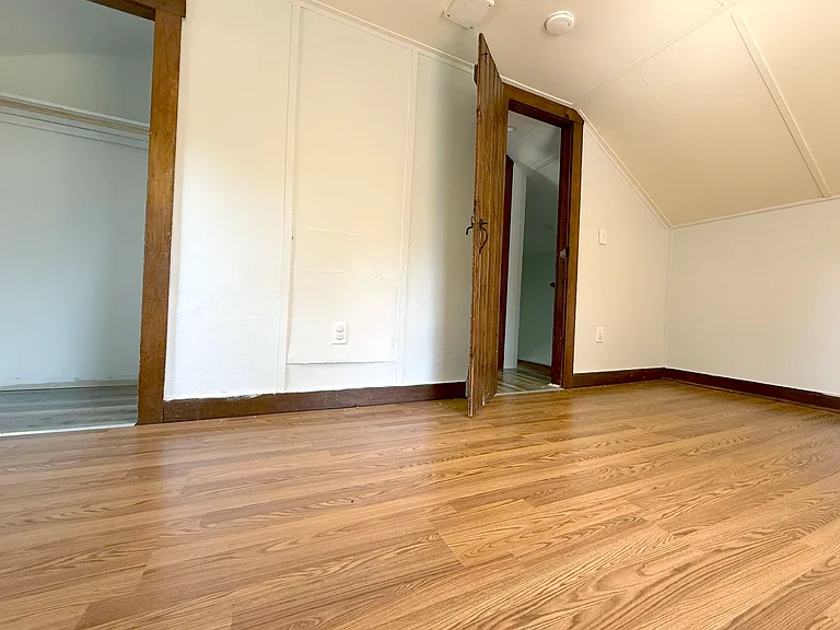 256 Park Ave — Photo 10