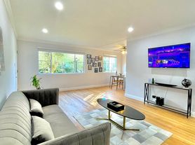 3178 S Barrington Ave
