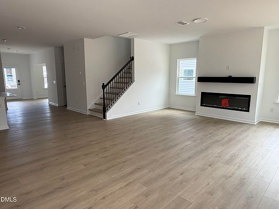 5th image of 916 Fetching Pl #344