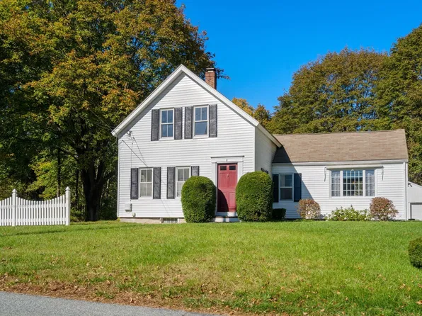 8 Summer St, Medfield, MA 02052