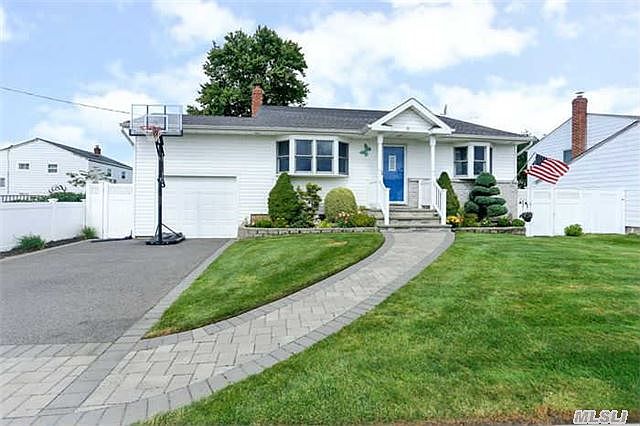 1st image of 8 Cashaw Pl