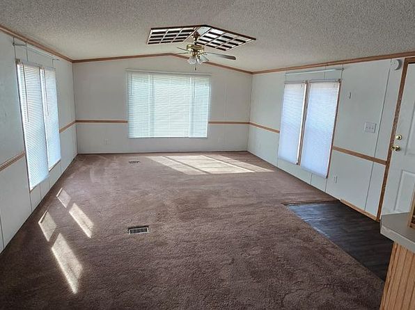 102 Hansen Loop #23, Milbank, SD 57252