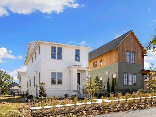 1040 NW A St, Bentonville, AR 72712