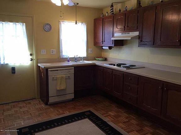5th image of 494B Thornbury Ct