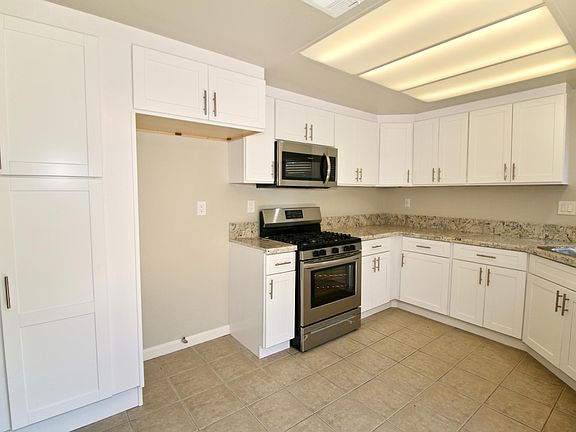 4th image of 14045 Fenton Ln