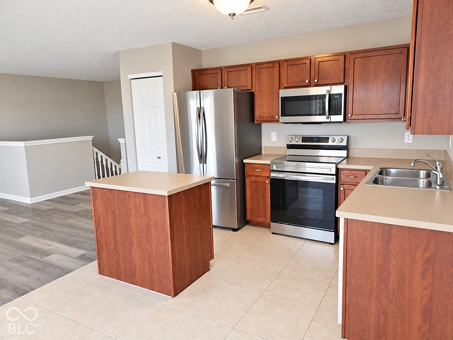 2 bed, 1.0 bath, 1048 sqft, $1,575 — Photo 4