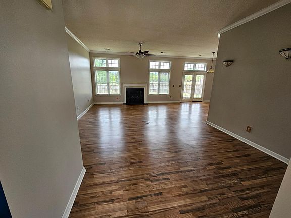4th image of 120 Brookgreen Ct