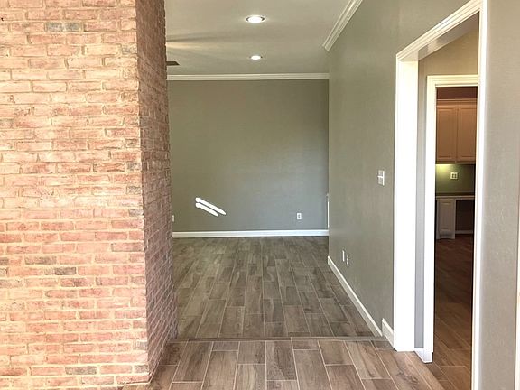 4th image of 4905 Polo Pkwy